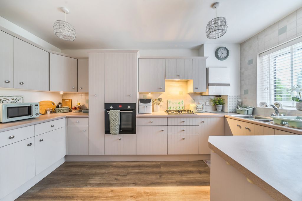 Property photo 1 of 29 1394016-1-694A7Df...