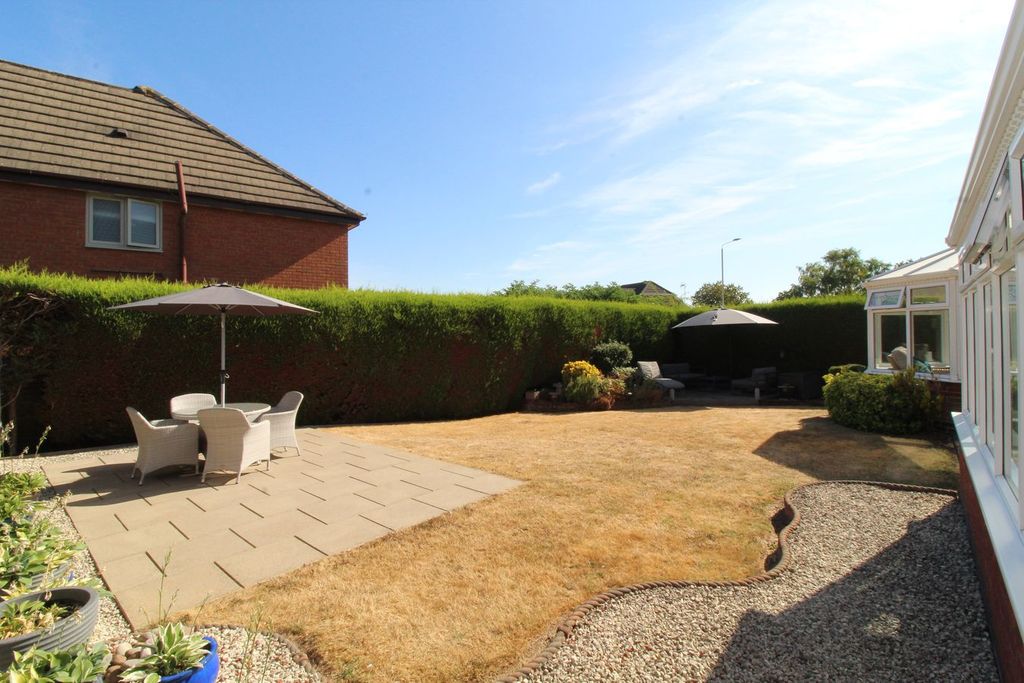 Property photo 2 of 23