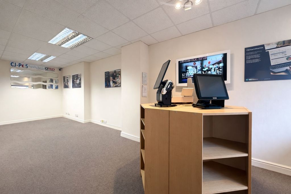 Property photo 2 of 8 Img_0940.Jpeg