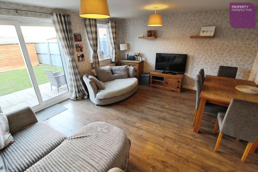 Property photo 2 of 10 Lounge Dining Room