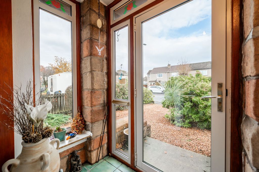 Property photo 2 of 23