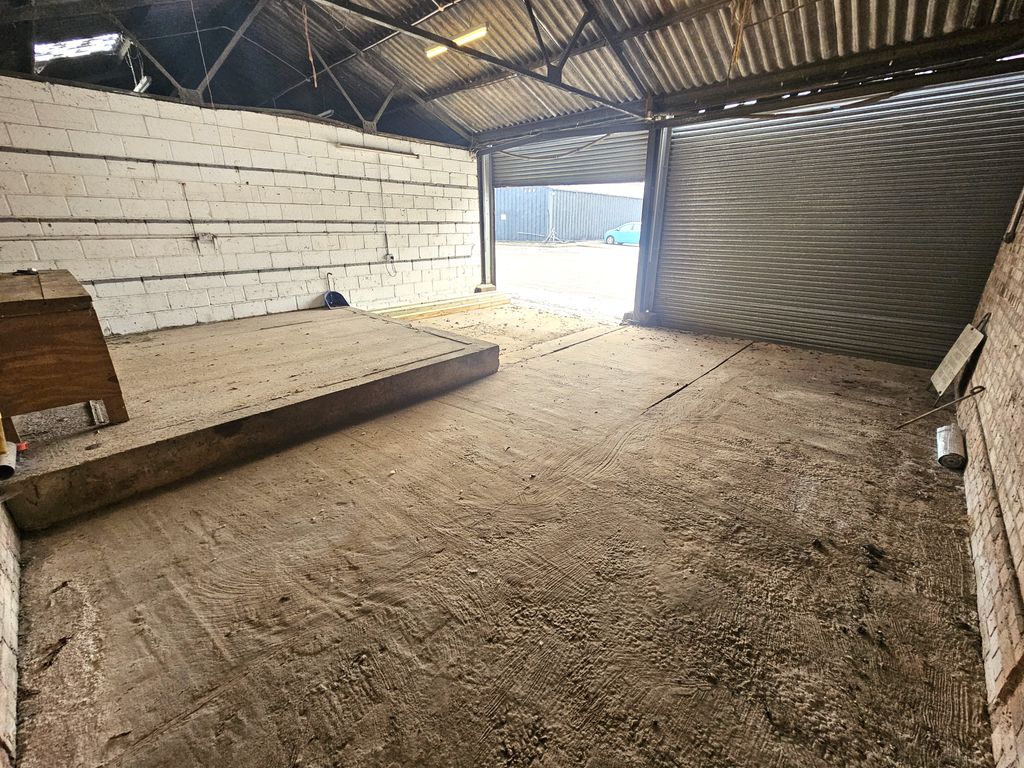 Property photo 2 of 6