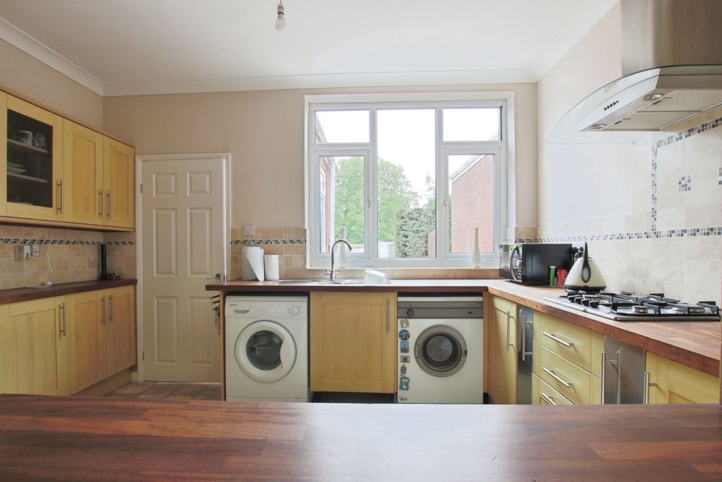 Property photo 2 of 13 4069383