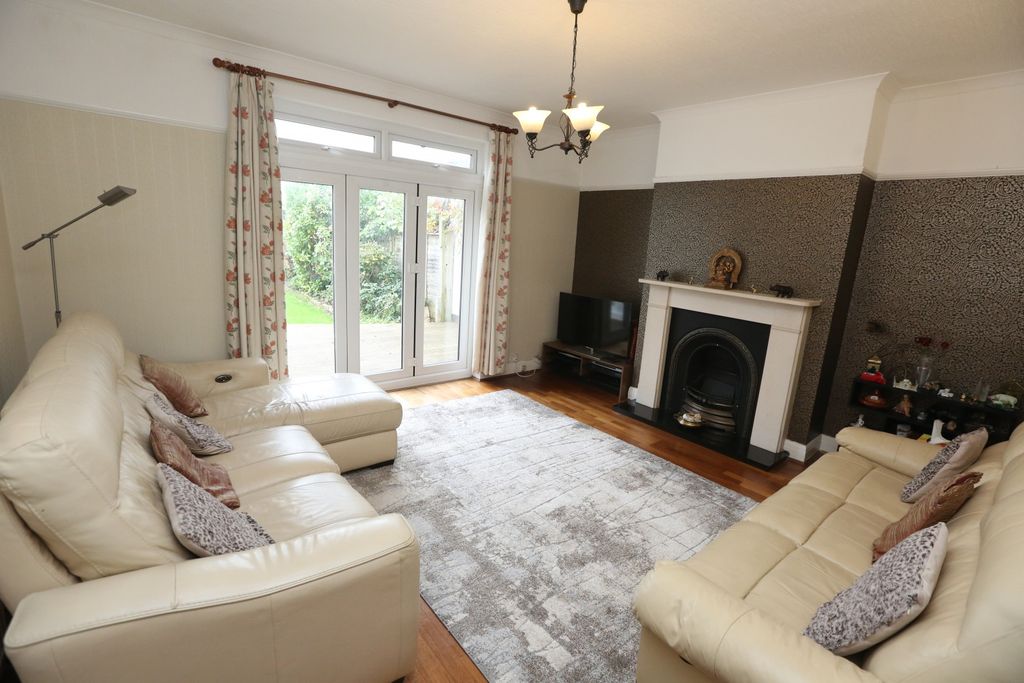 Property photo 2 of 16 Gallery