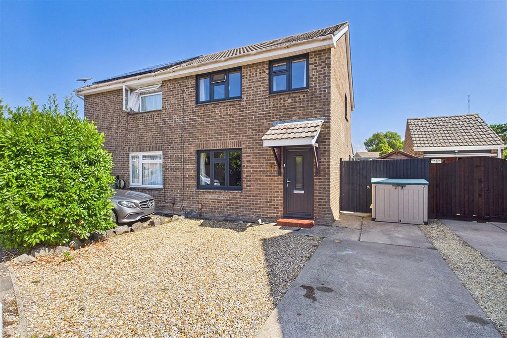 Property photo 1 of 18
