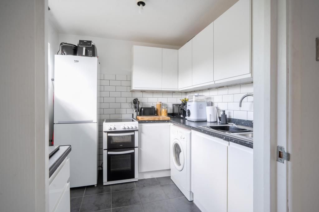 Property photo 3 of 19 Kitchen