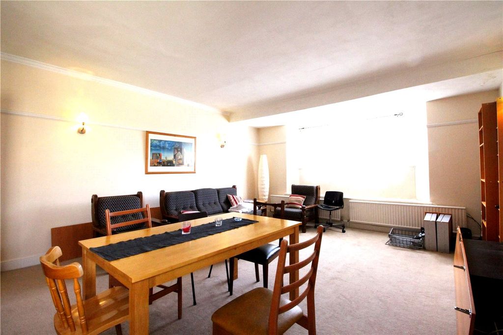 Property photo 2 of 7 Picture No. 11