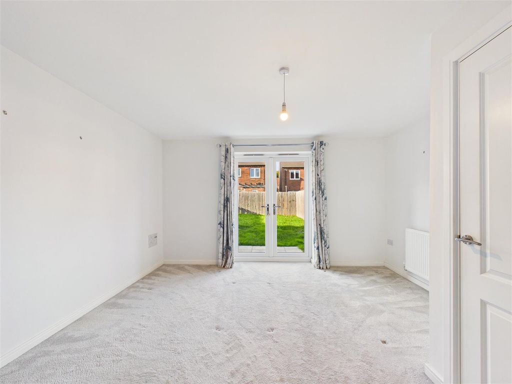Property photo 3 of 9 Cam05193G0-Pr0206-Still003.Jpg