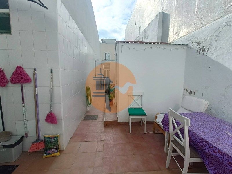 Property photo 1 of 32