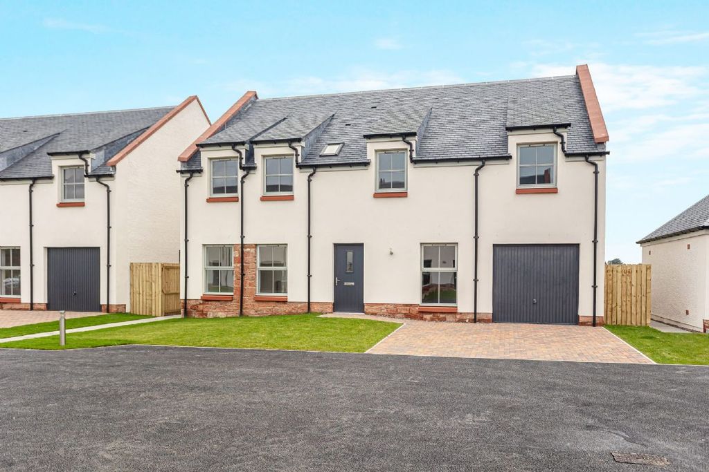 Property photo 1 of 2