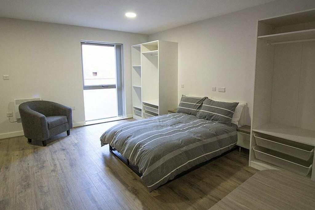 Property photo 1 of 4 This Modern Double Bedroom Features A Comfortable ...