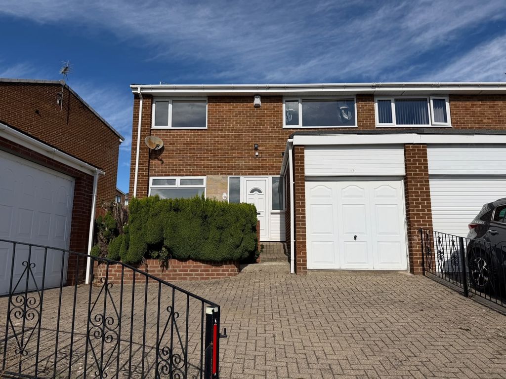 Property photo 1 of 14 983419ba-ba96-4Fc2-A7Aa-05De54167428