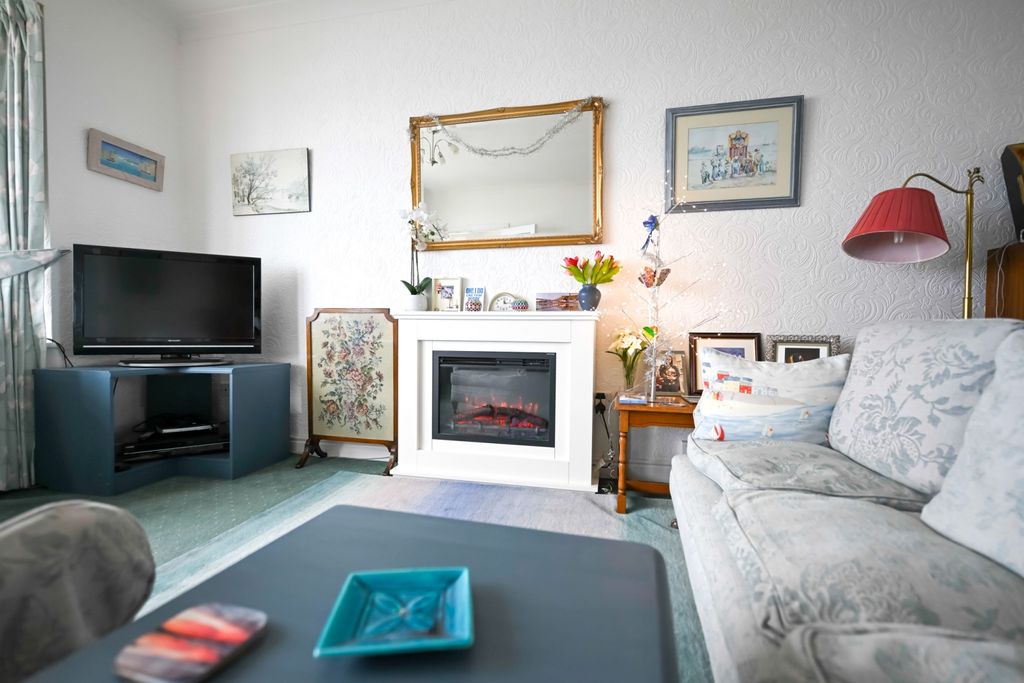 Property photo 3 of 18 Marine Parade Saltburn Ewemove (1 Of 1)-4