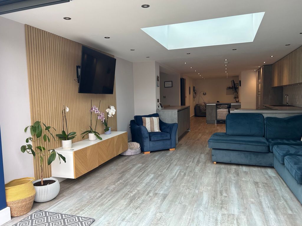 Property photo 3 of 26