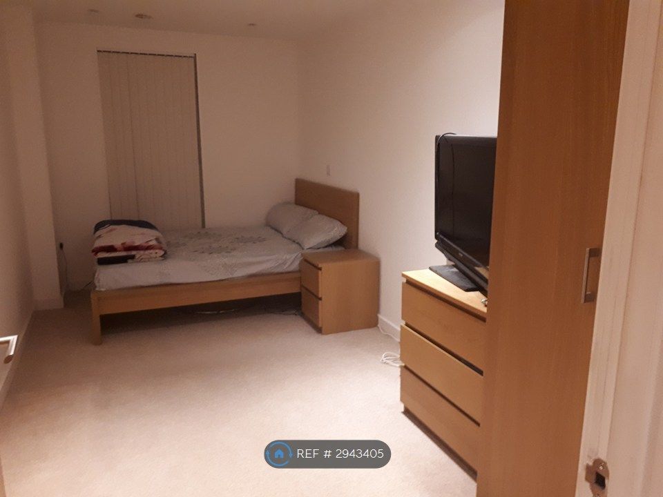 Property photo 3 of 6 Bedroom 1