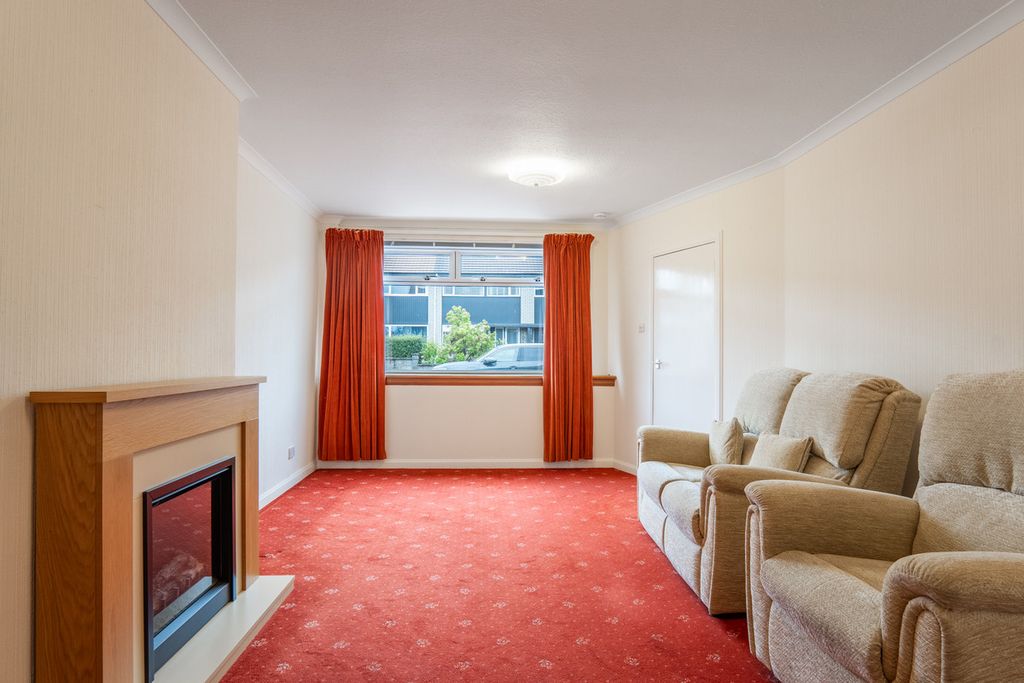 Property photo 2 of 34
