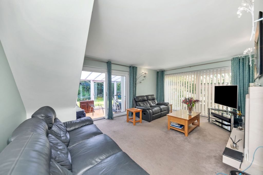 Property photo 3 of 16