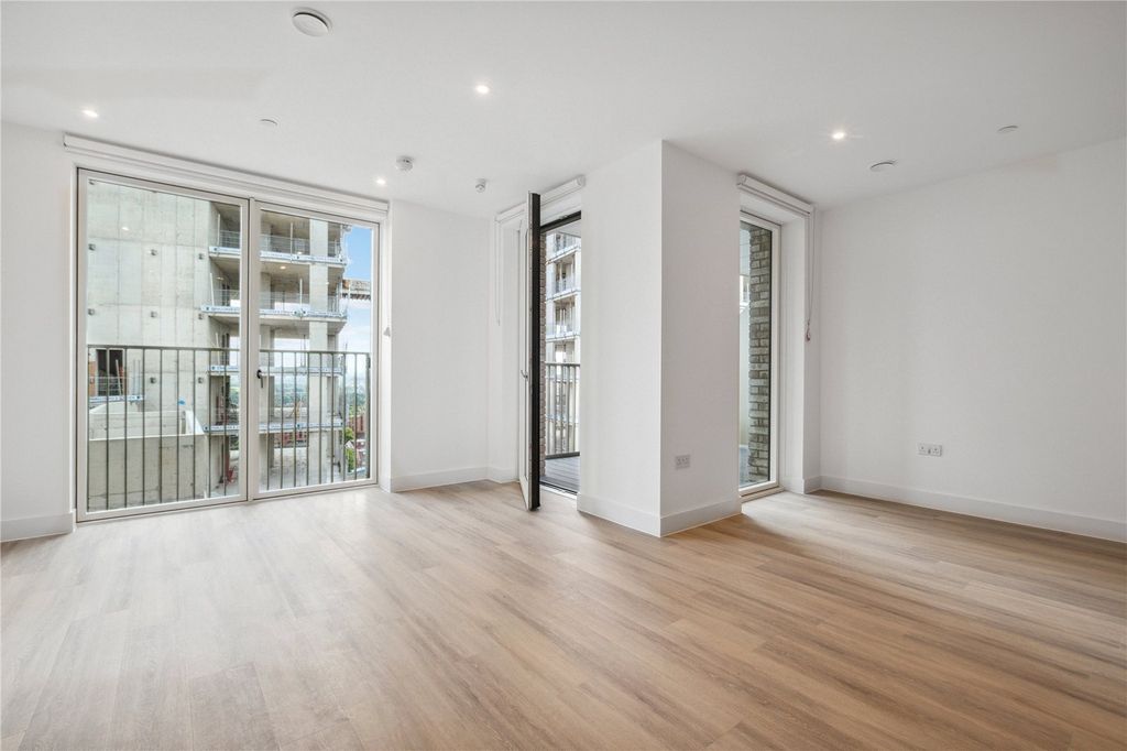 Property photo 3 of 11 Reception Room