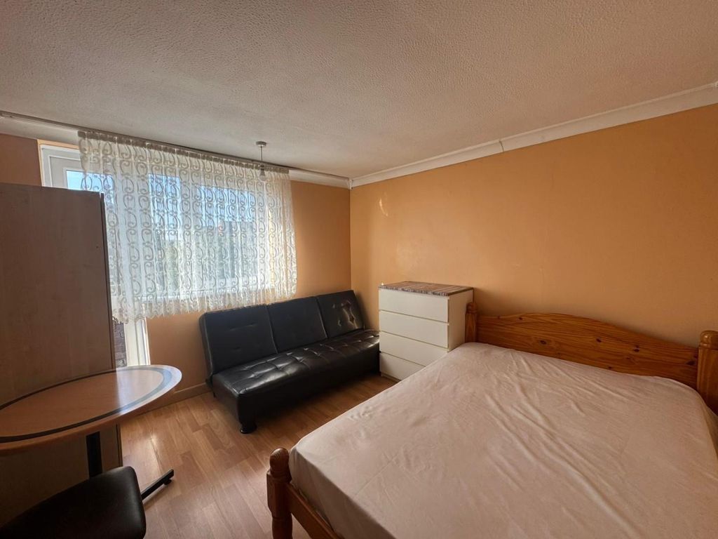 Property photo 2 of 15 02.Jpg