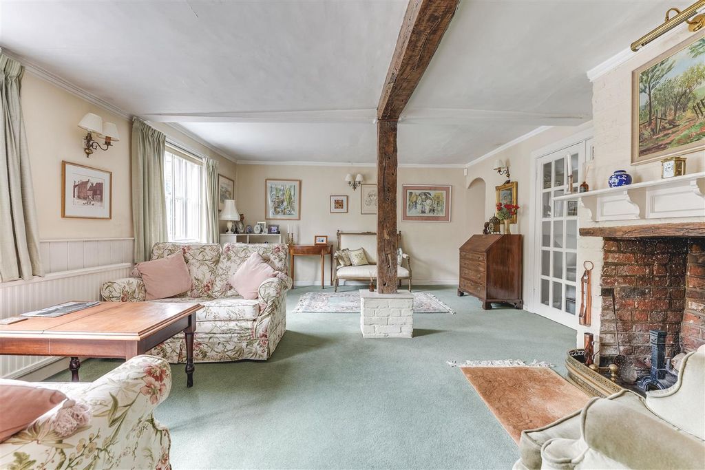 Property photo 2 of 28 Castle Street-19.Jpg