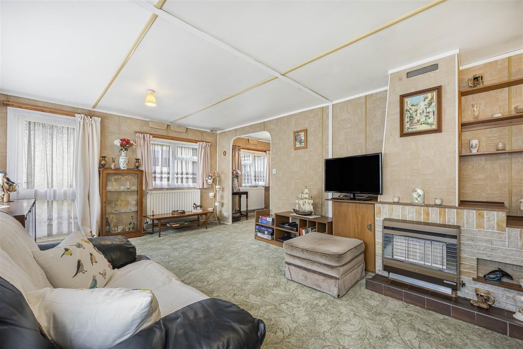 Property photo 2 of 24 3_73560.Jpg