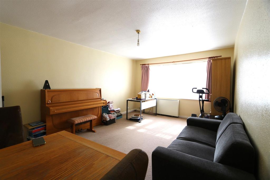 Property photo 3 of 8 Img_7562.Jpg