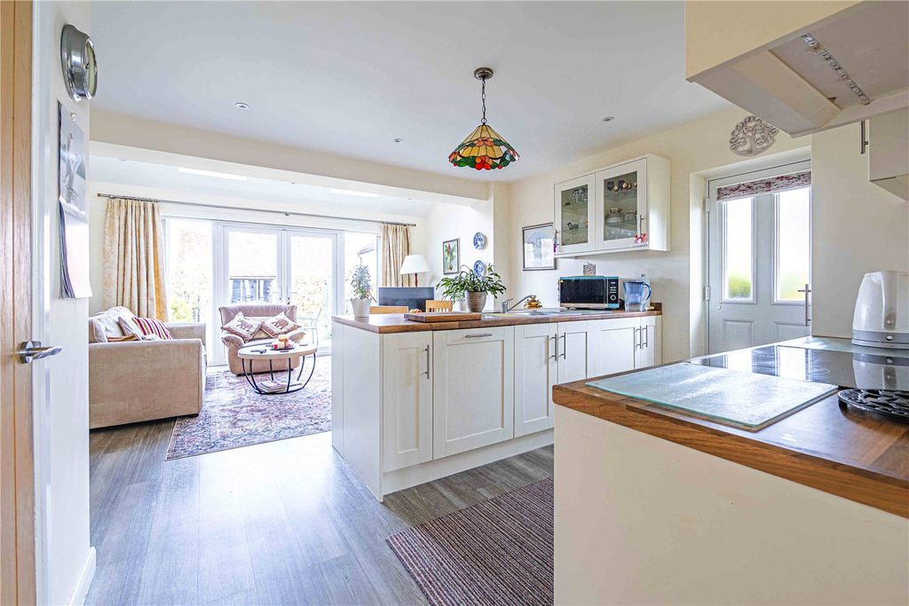 Property photo 3 of 23 Picture No. 19