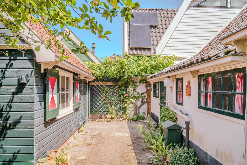 Property photo 3 of 39