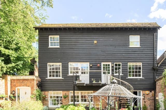 Property photo 1 of 20 External Shot