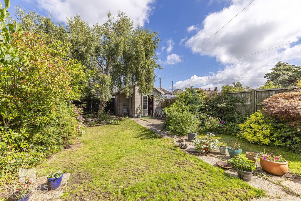 Property photo 2 of 19