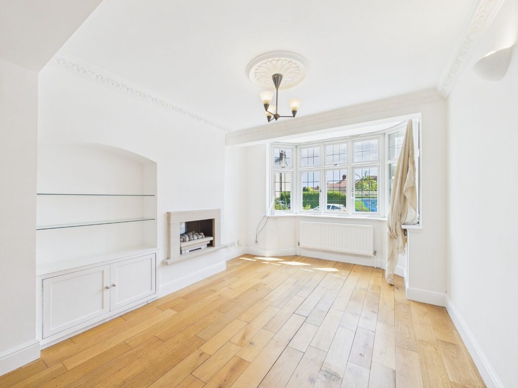 Property photo 2 of 26 5146752