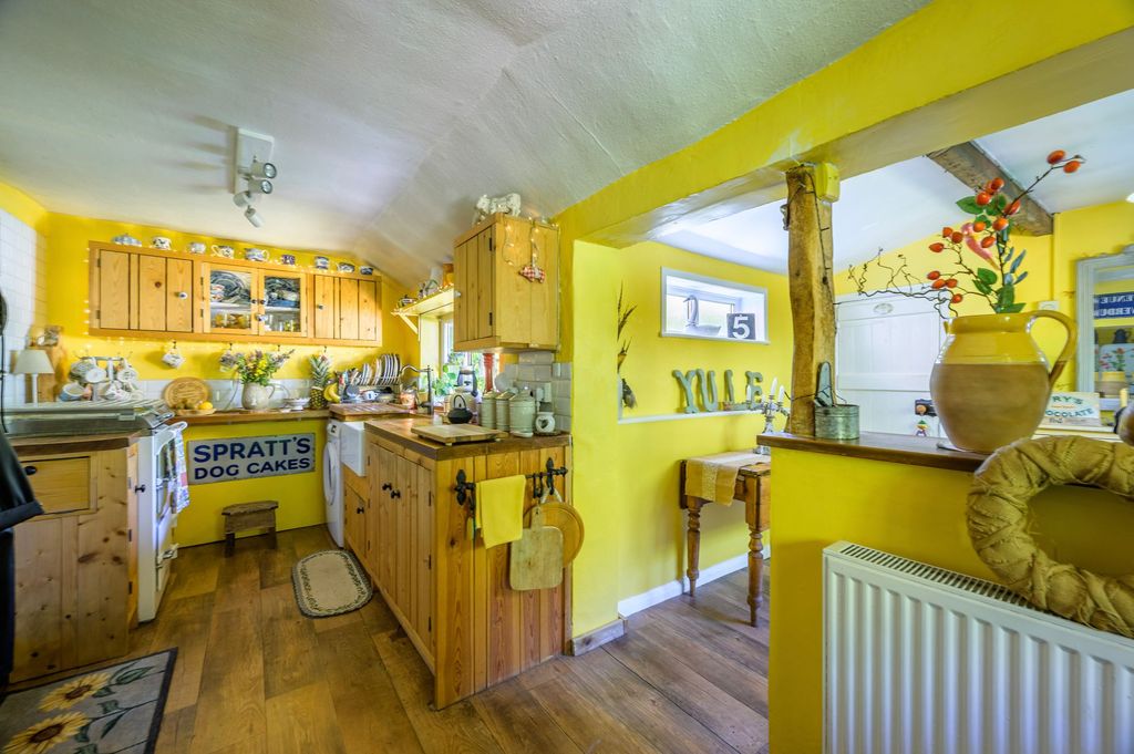 Property photo 3 of 24
