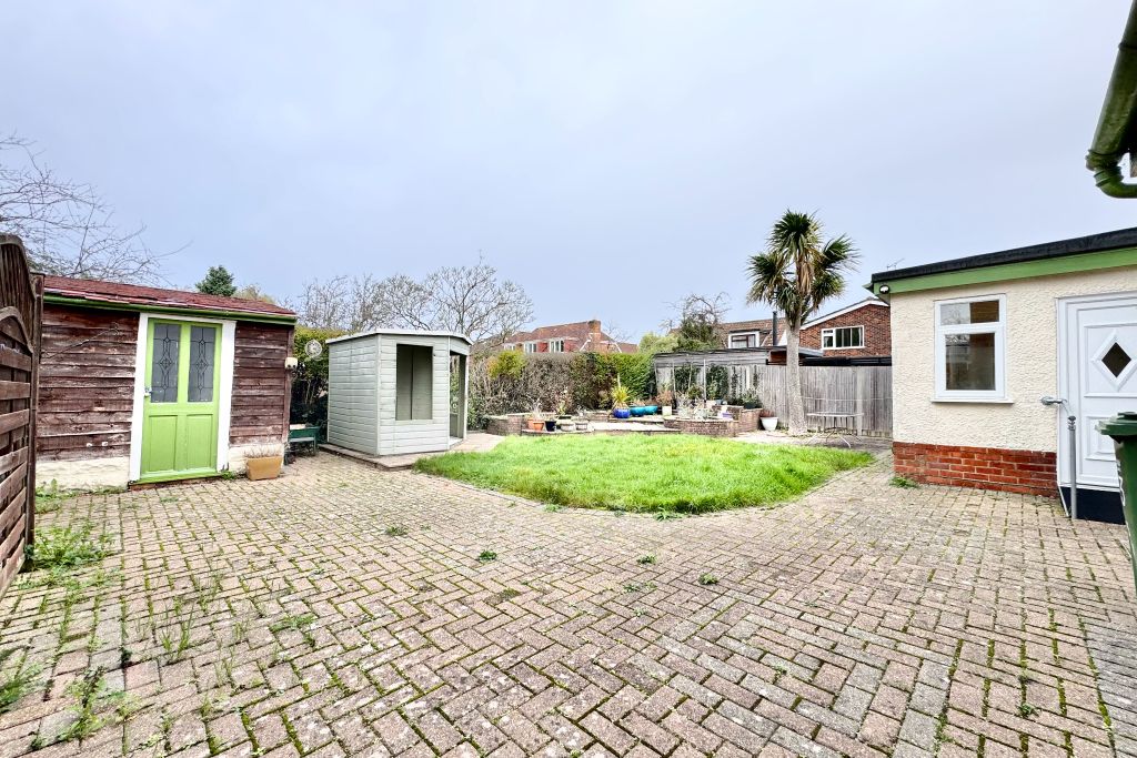 Property photo 3 of 16 Garden