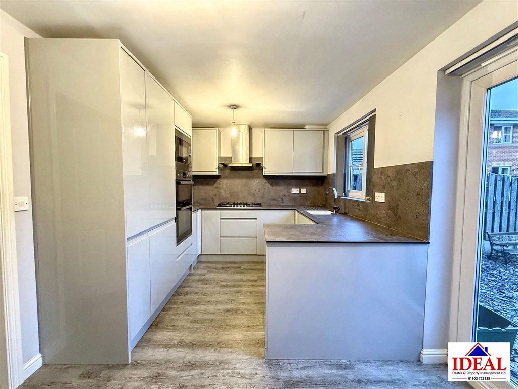 Property photo 2 of 19 Image00014.Jpg