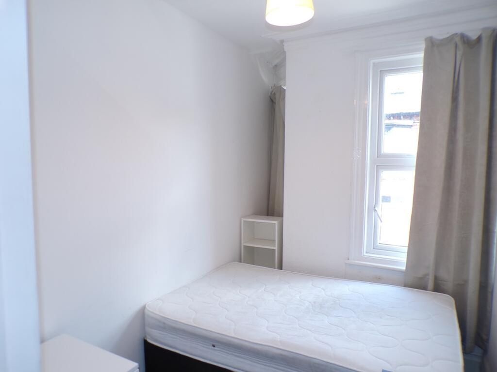 Property photo 3 of 9 This Inviting Double Bedroom Features A Bright Win...