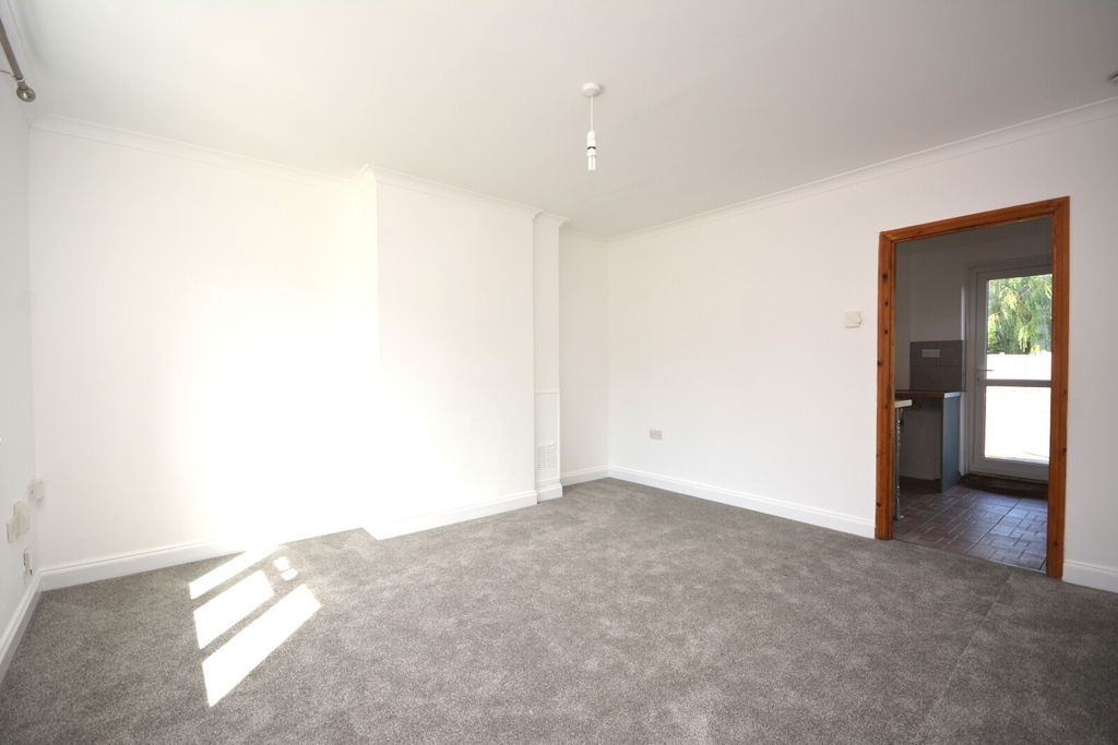 Property photo 2 of 11 Lounge View 1