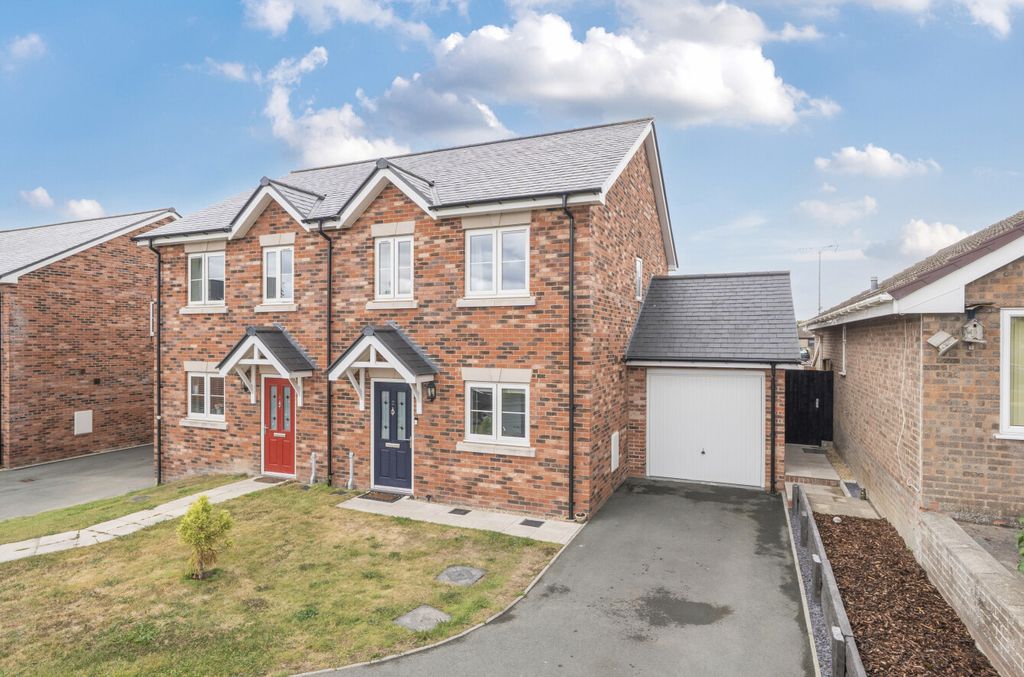 Property photo 1 of 16 1343674-1-68B1d96...