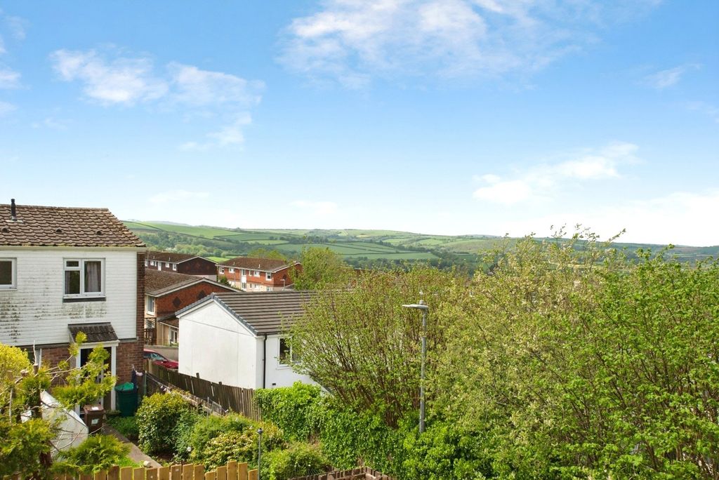 Property photo 2 of 19 Picture No. 17