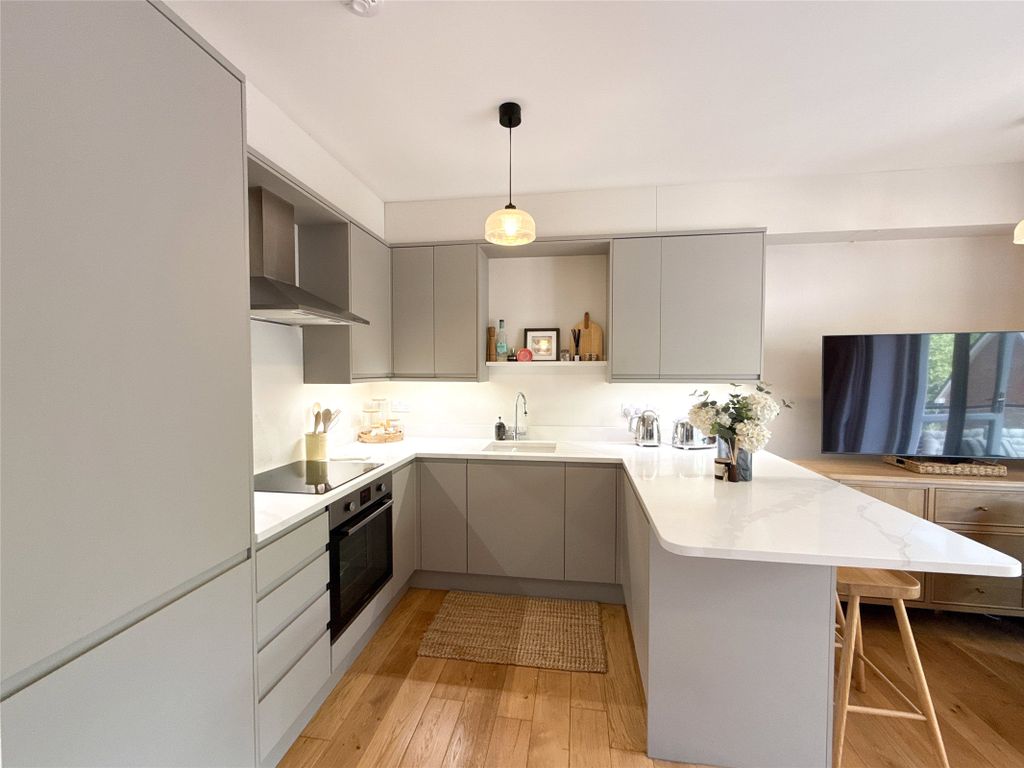 Property photo 3 of 21 Kitchen