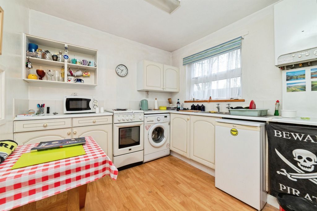 Property photo 3 of 11