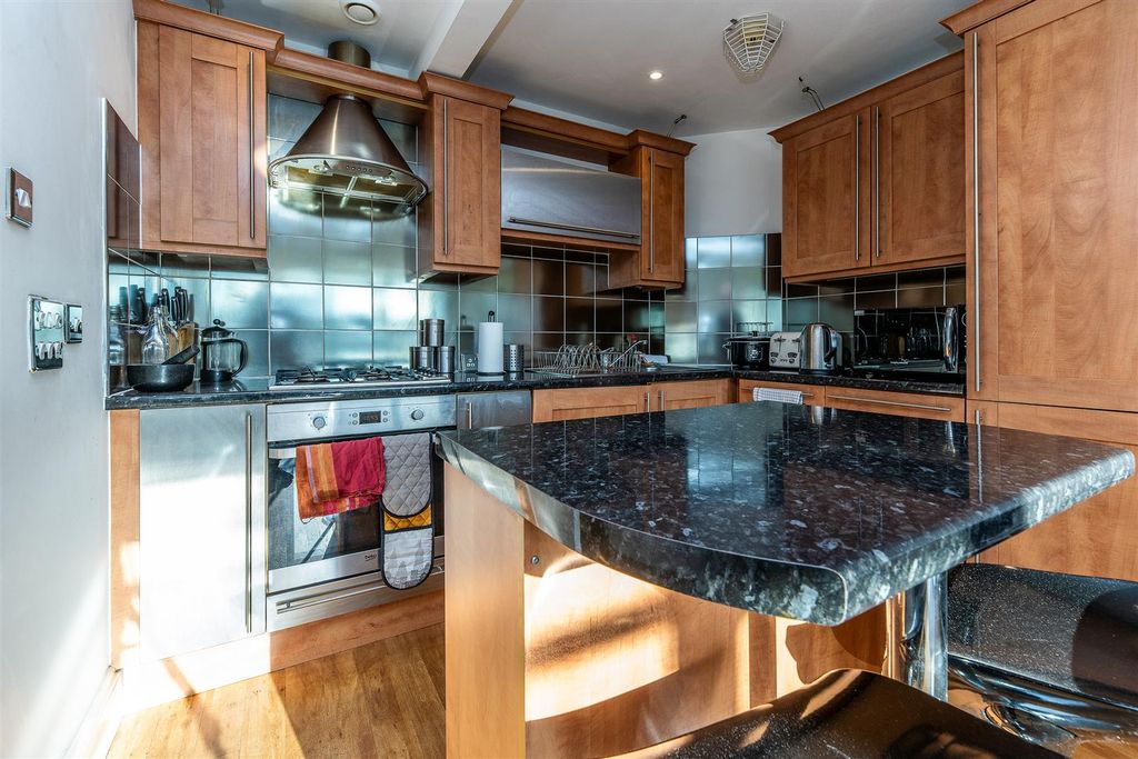 Property photo 2 of 20 41 George Street Trading House 018