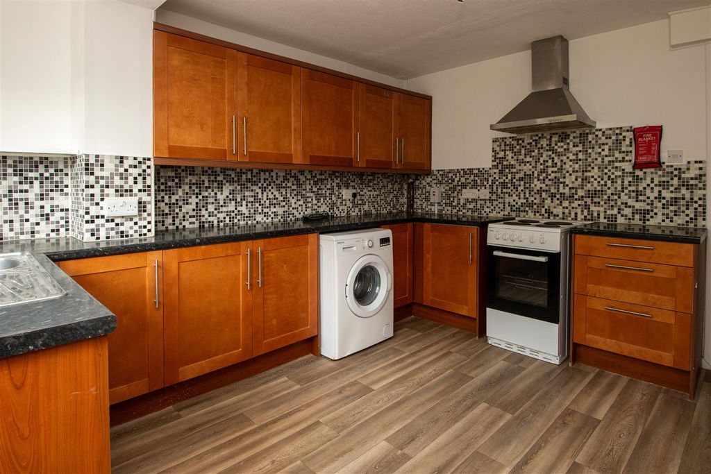 Property photo 2 of 15 143Water_4.Jpg