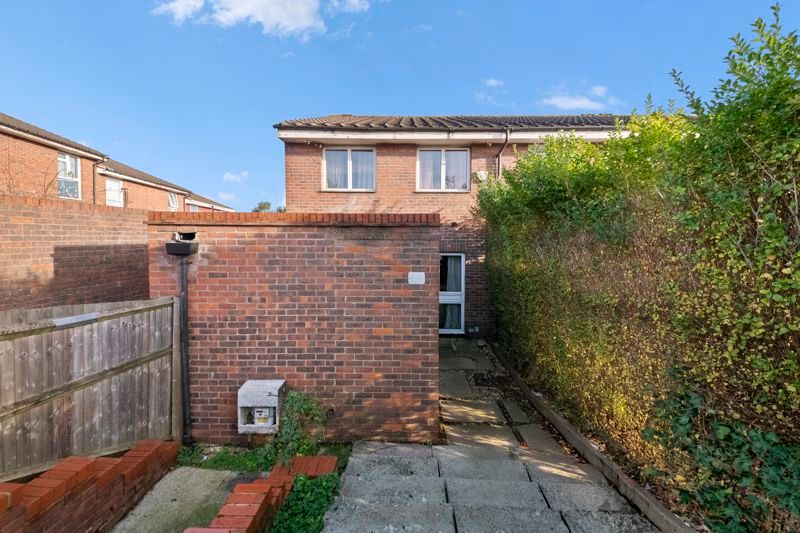 Property photo 1 of 13 Photo 15