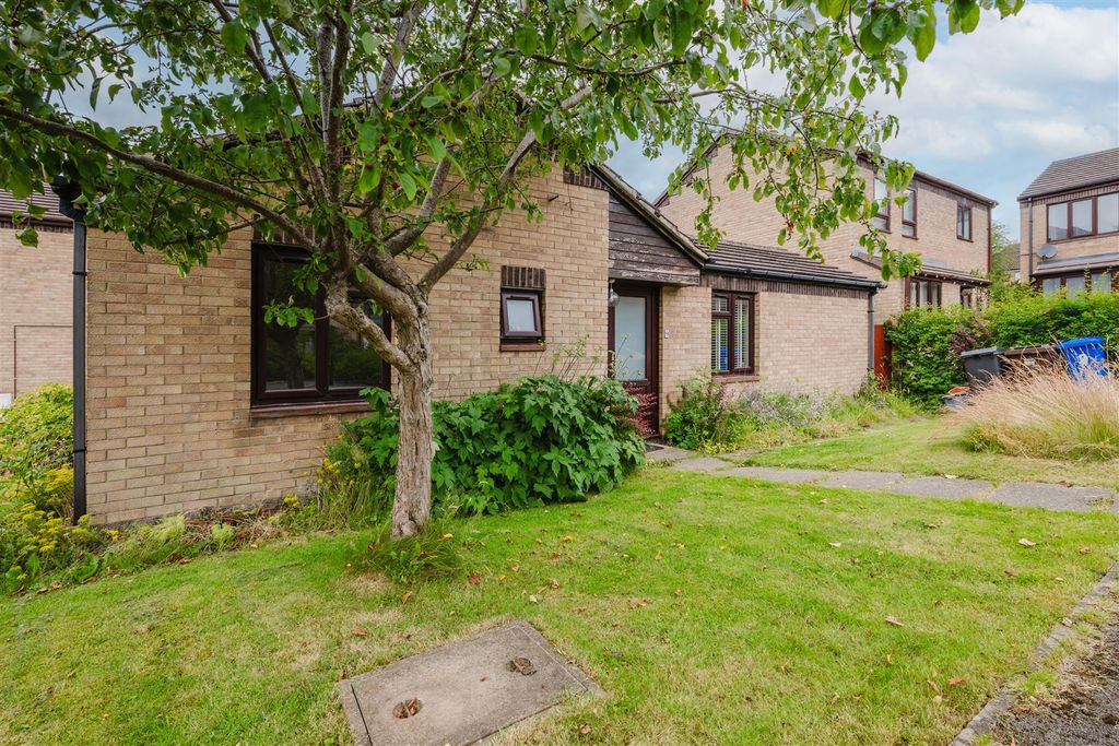 Property photo 1 of 19 9 Wessex Gardens 015.Jpg