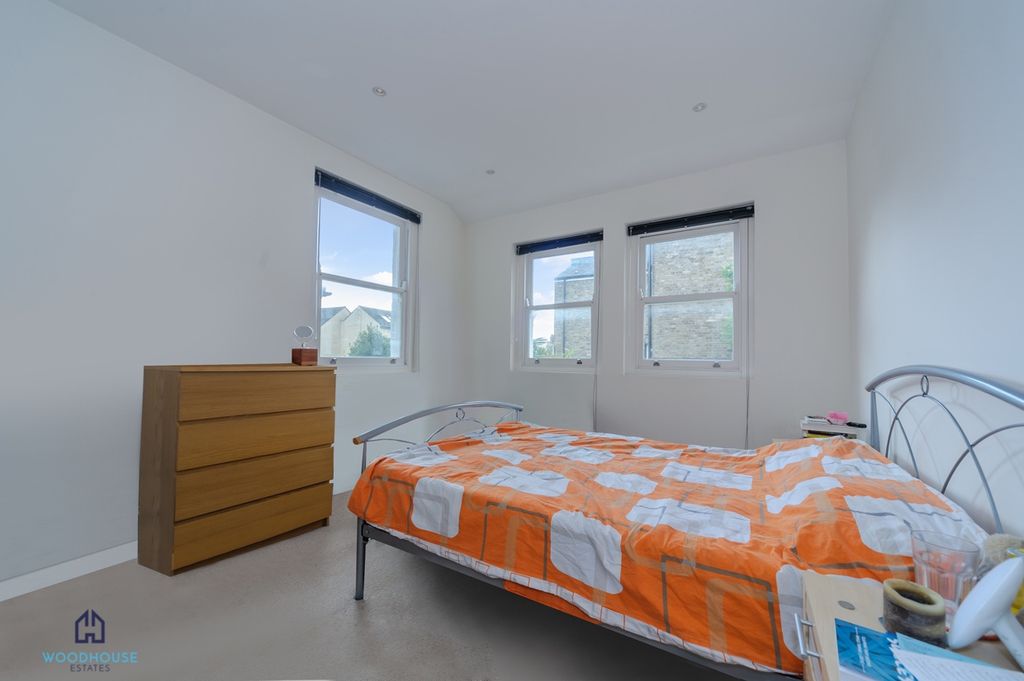 Property photo 1 of 5