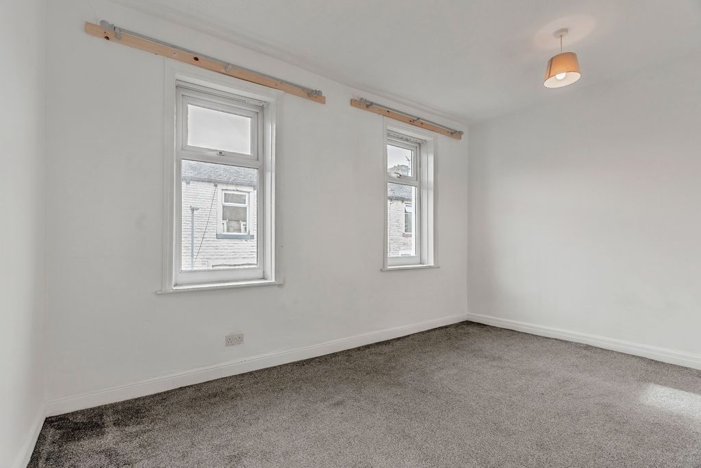 Property photo 3 of 15 Pbox-Img.Jpg