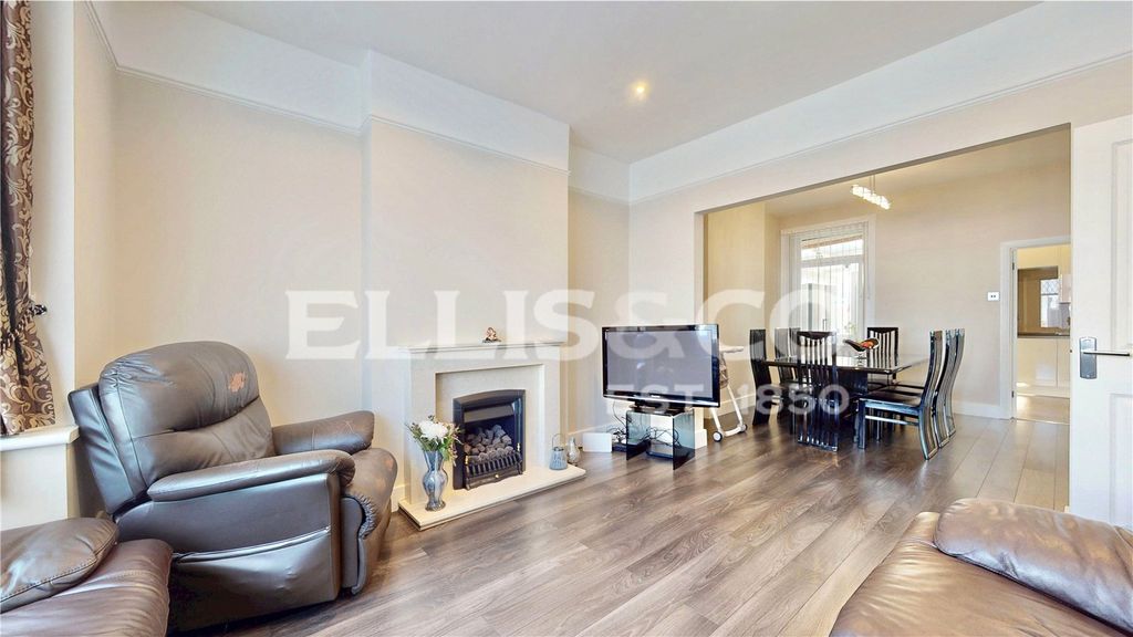 Property photo 2 of 23 Picture No. 35