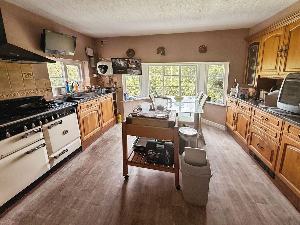Property photo 3 of 28