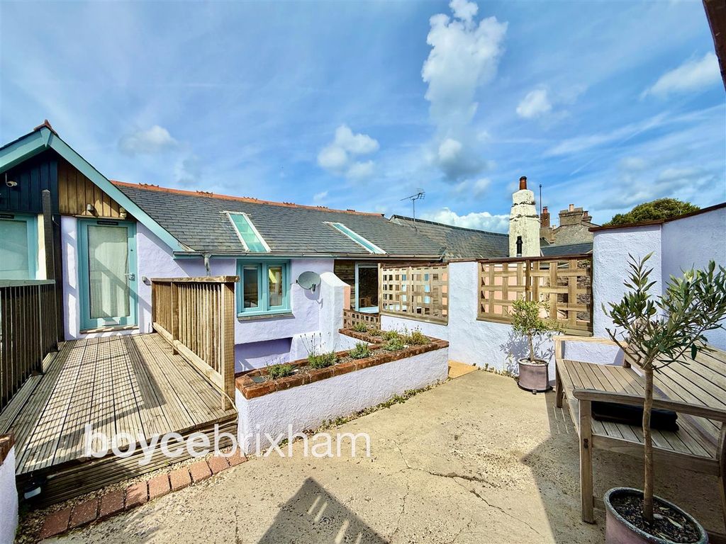 Property photo 1 of 18 Frontwm.Jpg