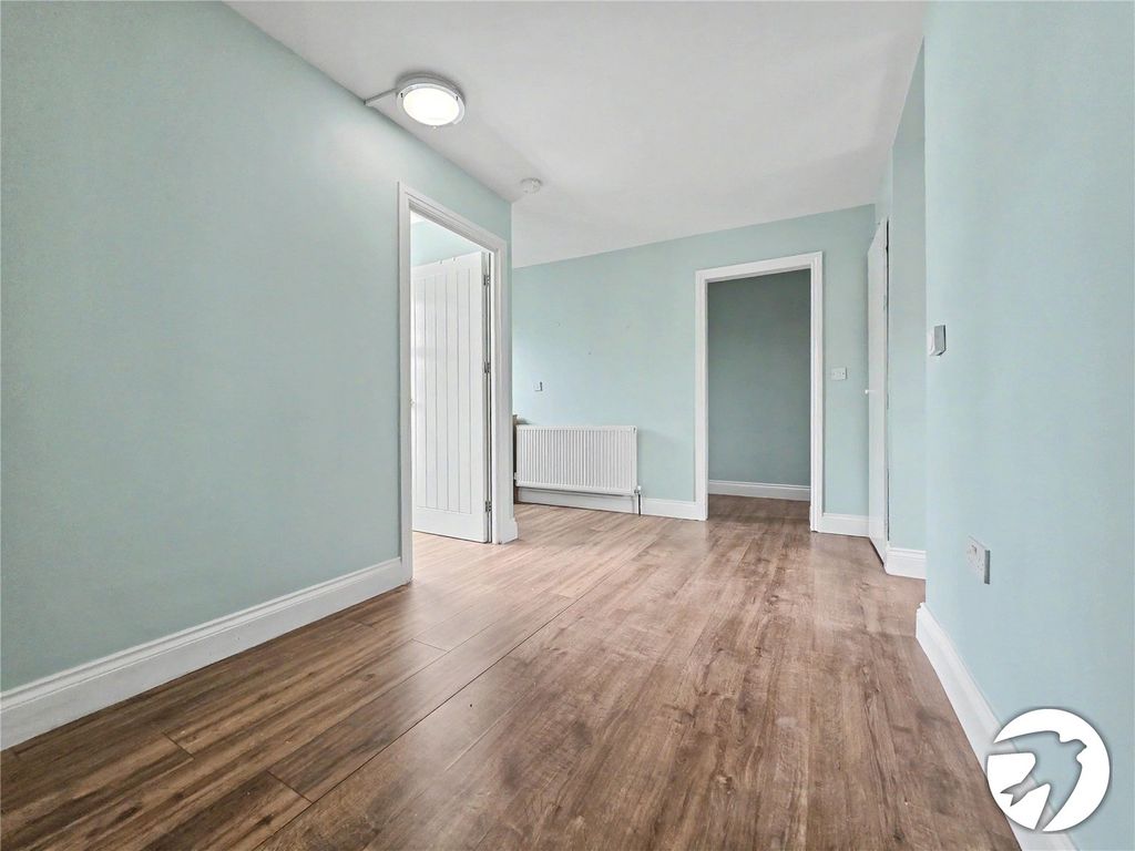 Property photo 3 of 9 Picture No. 06